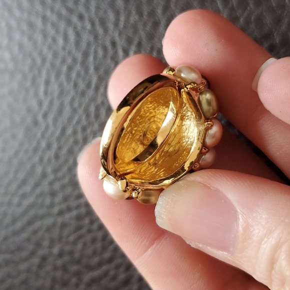 Kenneth Jay Lane ring- size 7 - Picture 6 of 8